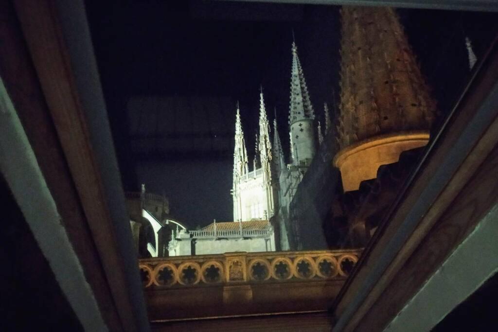 شقة Buhardilla Con Vistas A La Catedral Burgo المظهر الخارجي الصورة