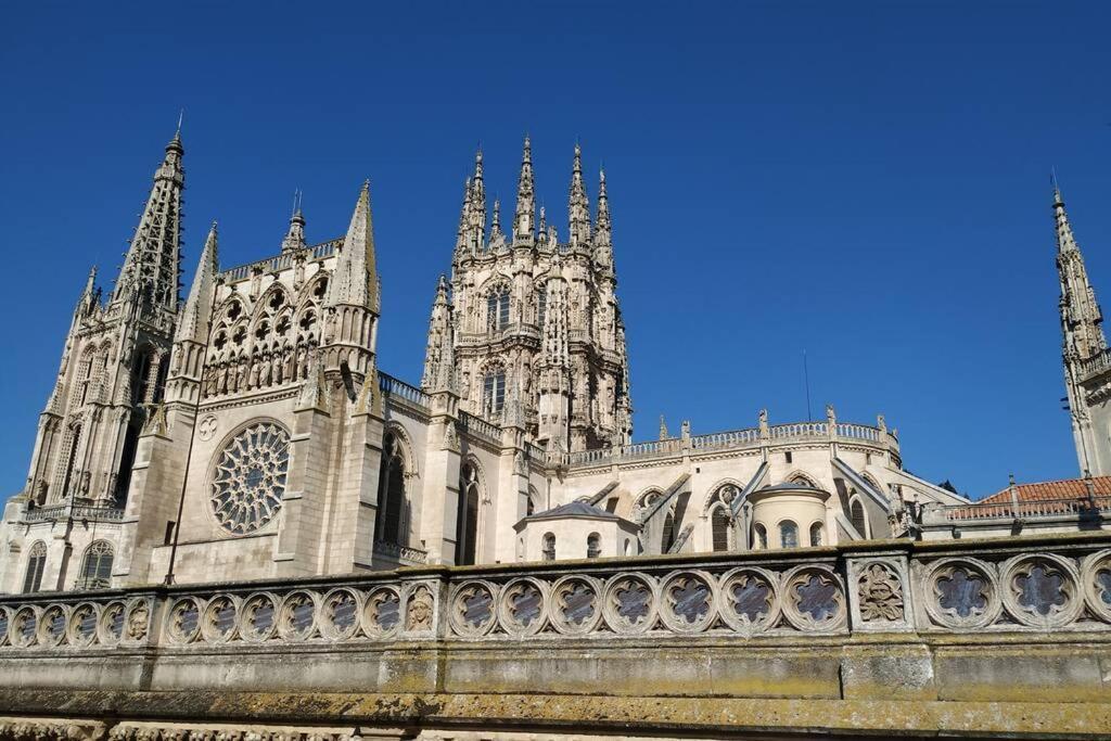 شقة Buhardilla Con Vistas A La Catedral Burgo المظهر الخارجي الصورة