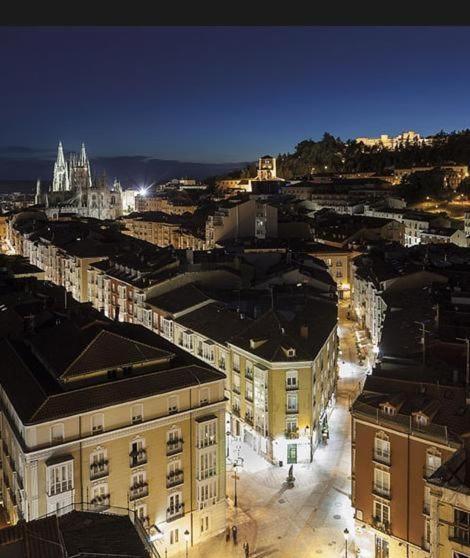 شقة Buhardilla Con Vistas A La Catedral Burgo المظهر الخارجي الصورة