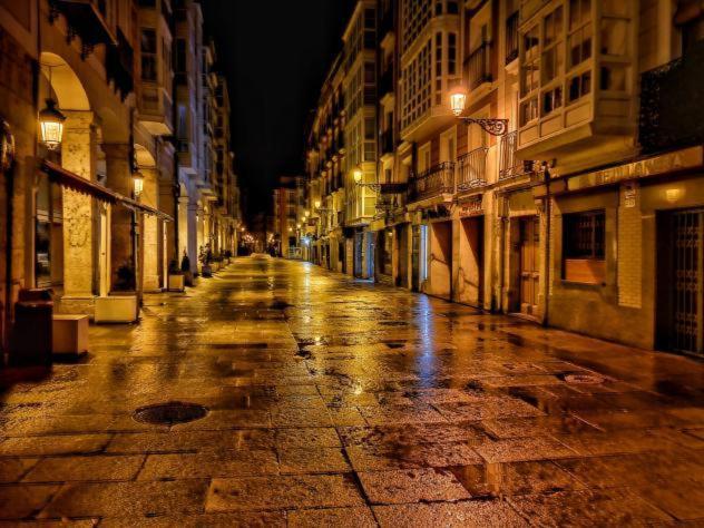 شقة Buhardilla Con Vistas A La Catedral Burgo المظهر الخارجي الصورة
